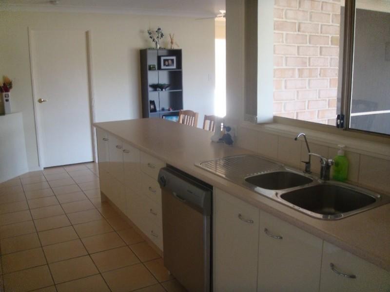 40 Maloney Crescent, Pacific Pines QLD 4211