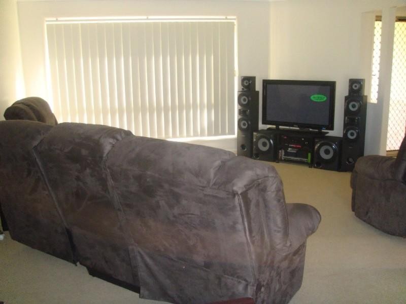 40 Maloney Crescent, Pacific Pines QLD 4211