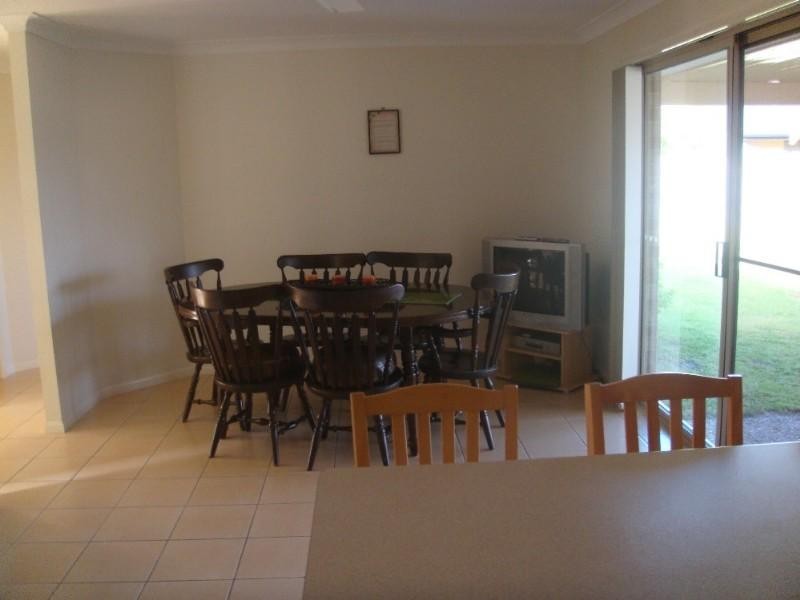 40 Maloney Crescent, Pacific Pines QLD 4211