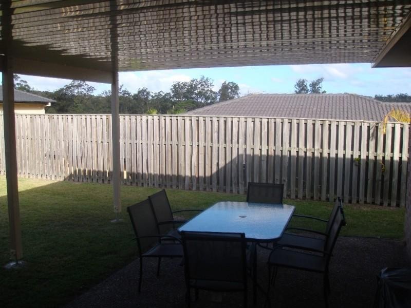 40 Maloney Crescent, Pacific Pines QLD 4211