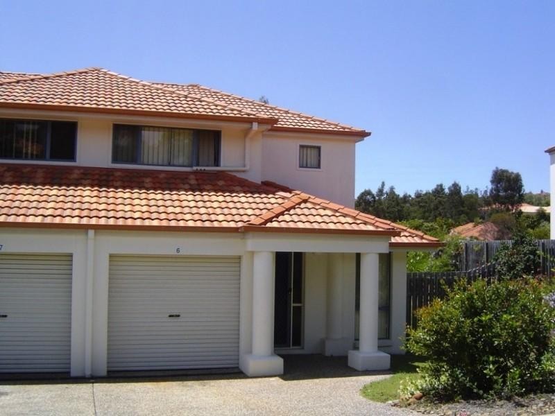 6/2 Studio Drive, Pacific Pines QLD 4211