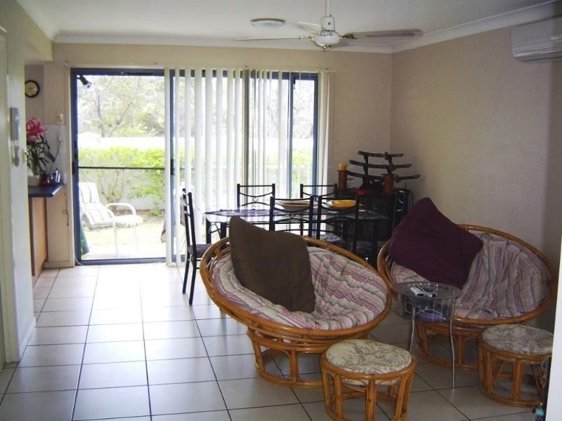 6/2 Studio Drive, Pacific Pines QLD 4211