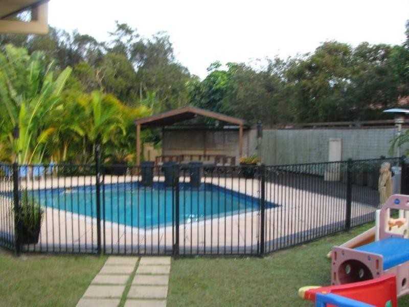 45 Nottinghill Gate Drive, Arundel QLD 4214