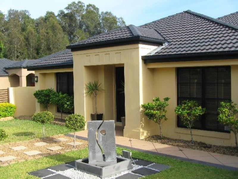 45 Nottinghill Gate Drive, Arundel QLD 4214