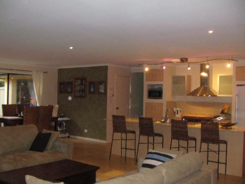 45 Nottinghill Gate Drive, Arundel QLD 4214