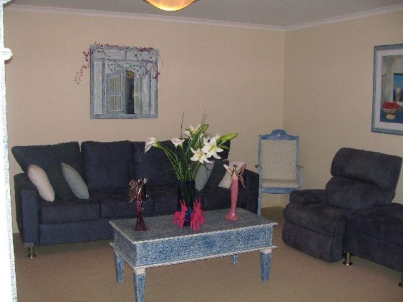 45 Nottinghill Gate Drive, Arundel QLD 4214