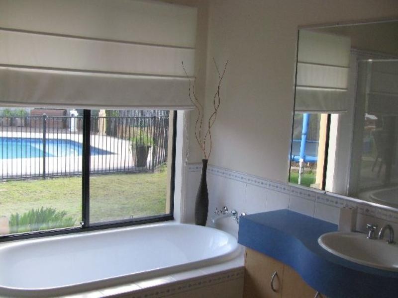 45 Nottinghill Gate Drive, Arundel QLD 4214