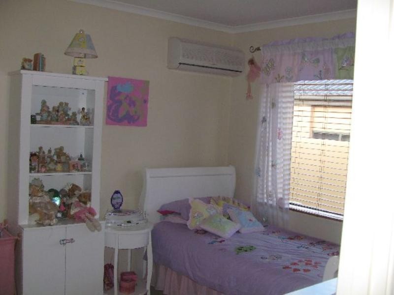 45 Nottinghill Gate Drive, Arundel QLD 4214