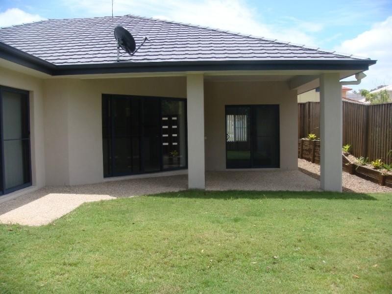 18 Dayflower Street, Upper Coomera QLD 4209