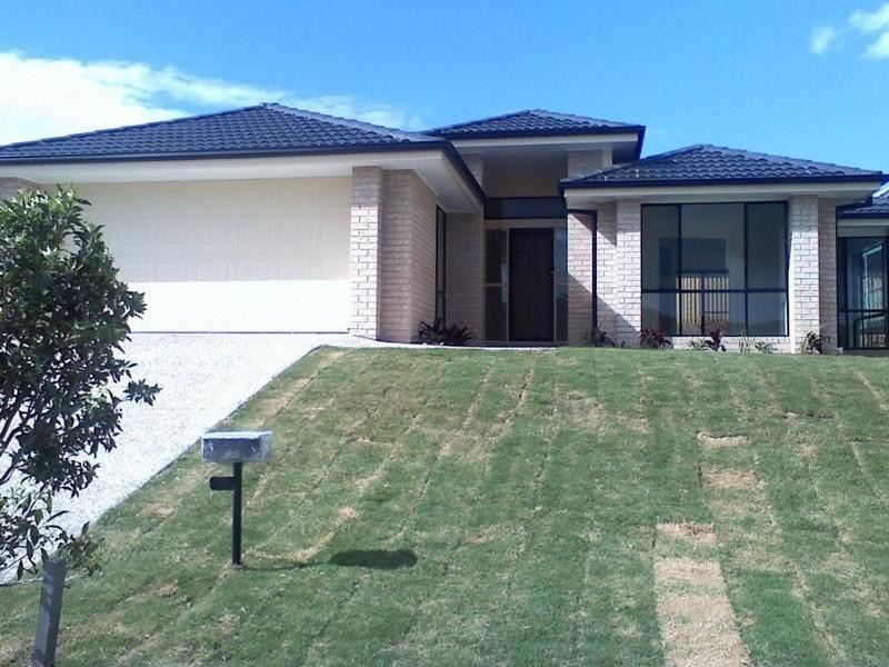 5 Chesterton Street, Pacific Pines QLD 4211