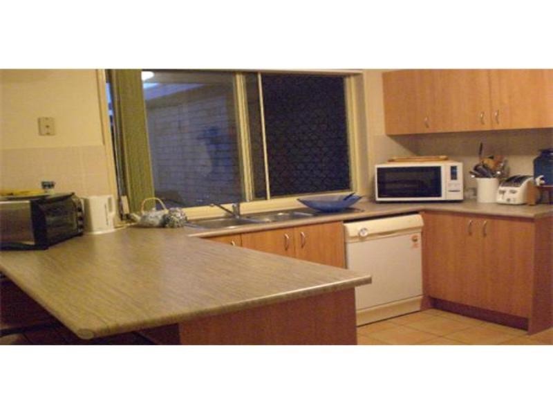 7 Matzia Avenue, Pacific Pines QLD 4211