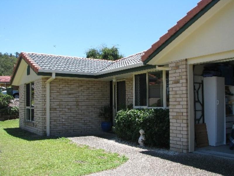 7 Matzia Avenue, Pacific Pines QLD 4211