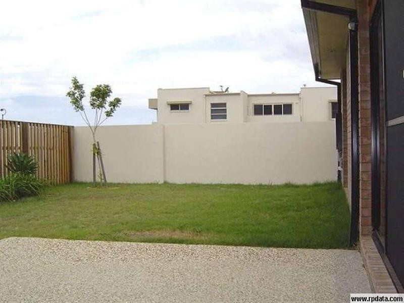 7 Heights Drive, Robina QLD 4226