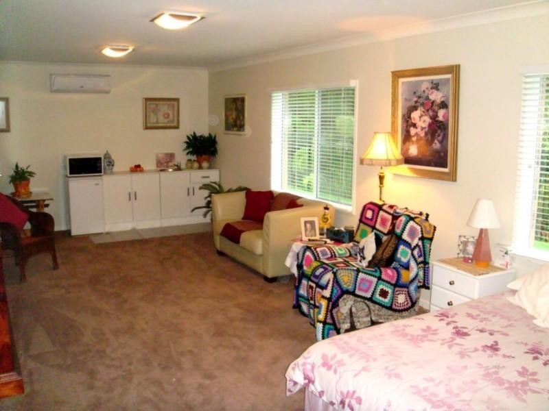 70 Roberts Drive, Maudsland QLD 4210