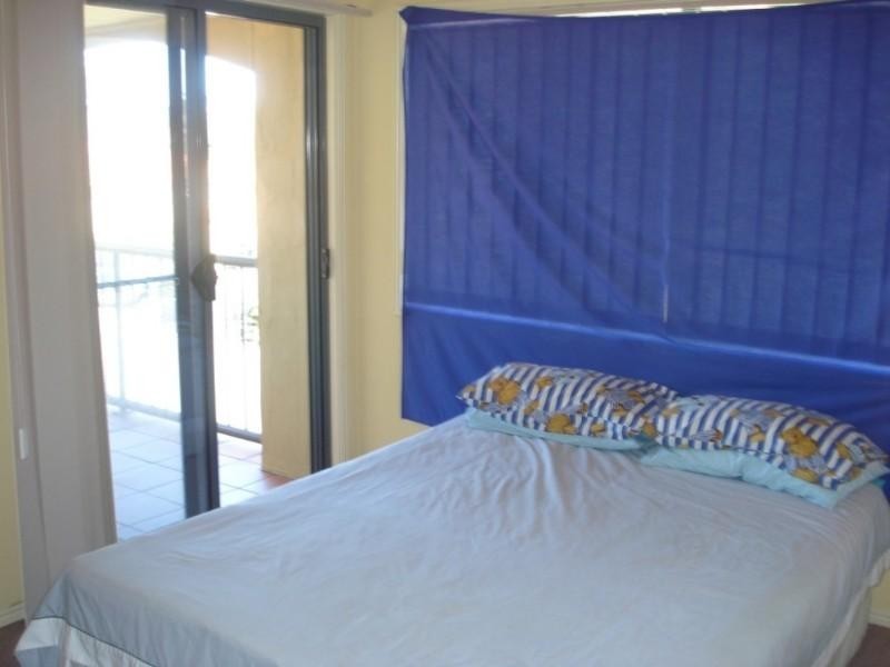 15/1 Santa Isobel Boulevard, Pacific Pines QLD 4211