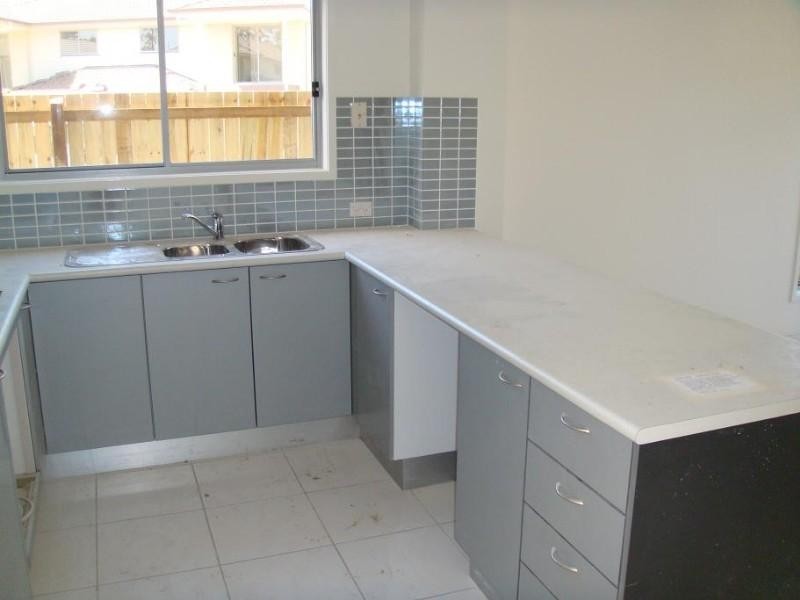 Pacific Pines QLD 4211