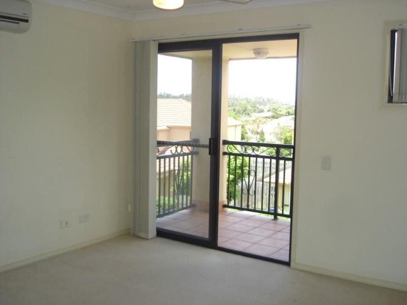 Pacific Pines QLD 4211