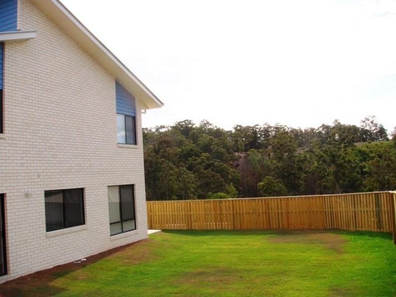 15 Chesterton Court, Pacific Pines QLD 4211