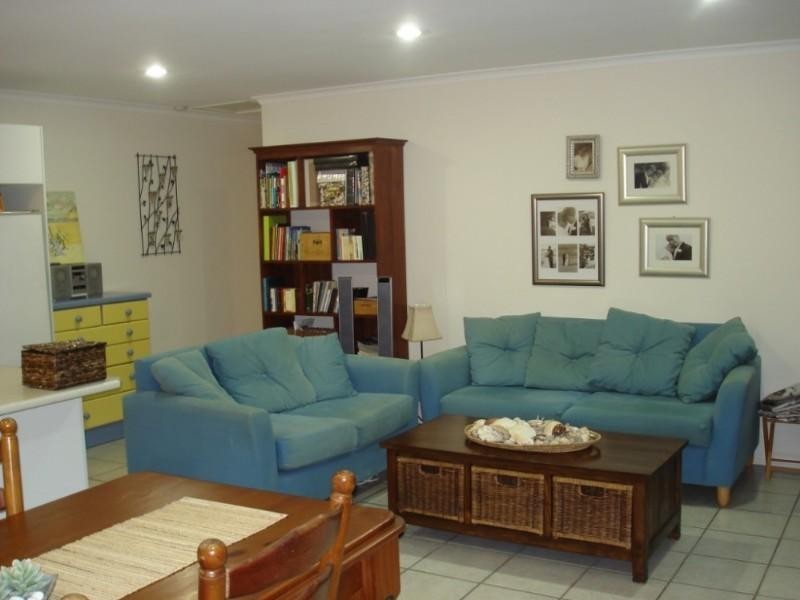 1/52 Village Way, Oxenford QLD 4210