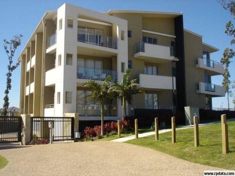 11/1 St Paul Crescent, Varsity Lakes QLD 4227