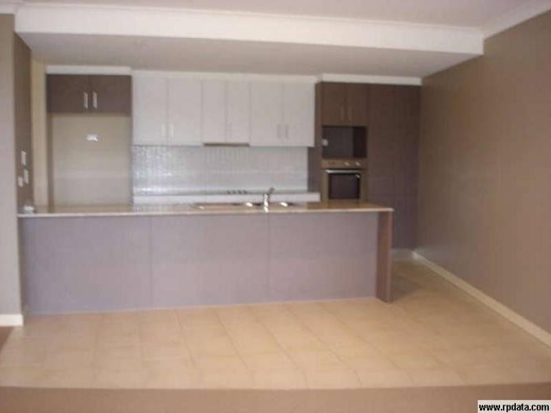 11/1 St Paul Crescent, Varsity Lakes QLD 4227