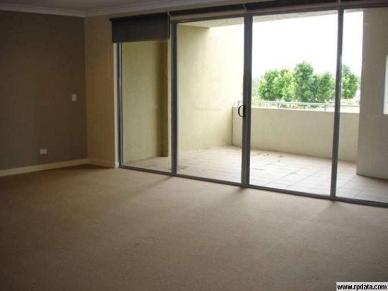 11/1 St Paul Crescent, Varsity Lakes QLD 4227