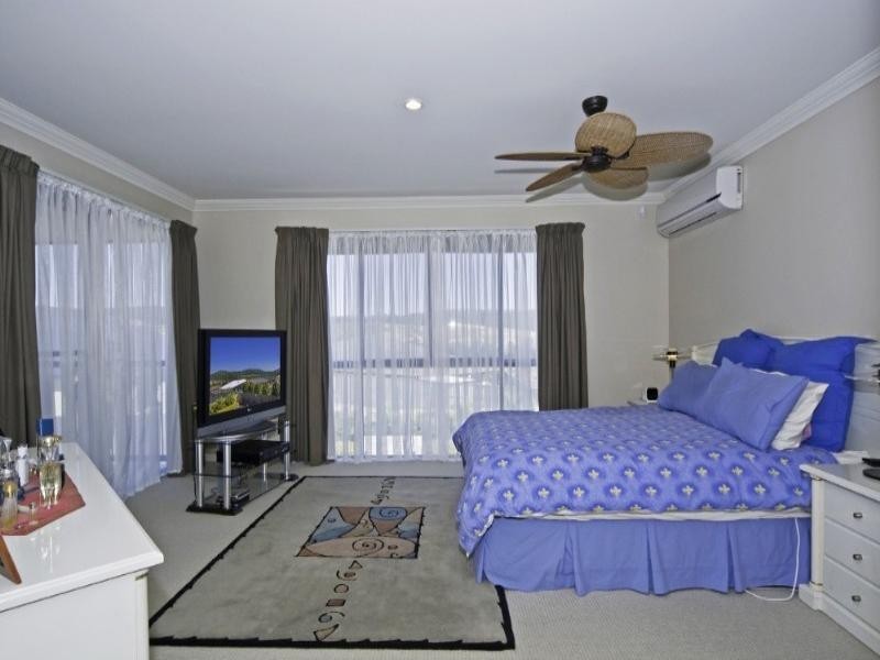 8 Blackheath Terrace, Pacific Pines QLD 4211