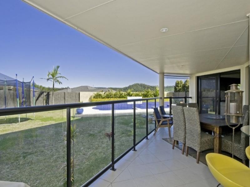 8 Blackheath Terrace, Pacific Pines QLD 4211