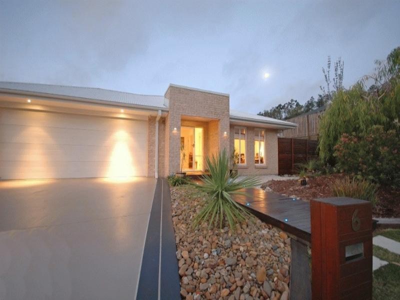6 Osmond Court, Pacific Pines QLD 4211