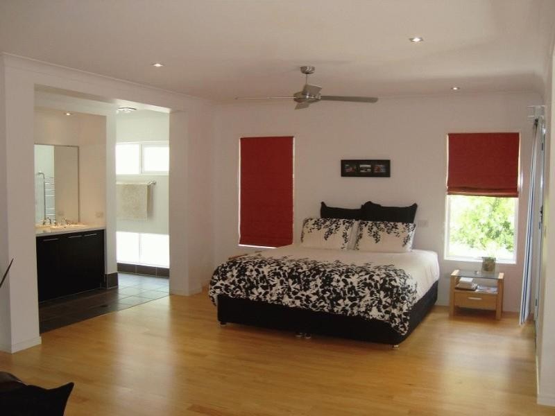 6 Osmond Court, Pacific Pines QLD 4211