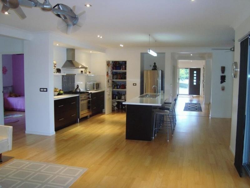 6 Osmond Court, Pacific Pines QLD 4211