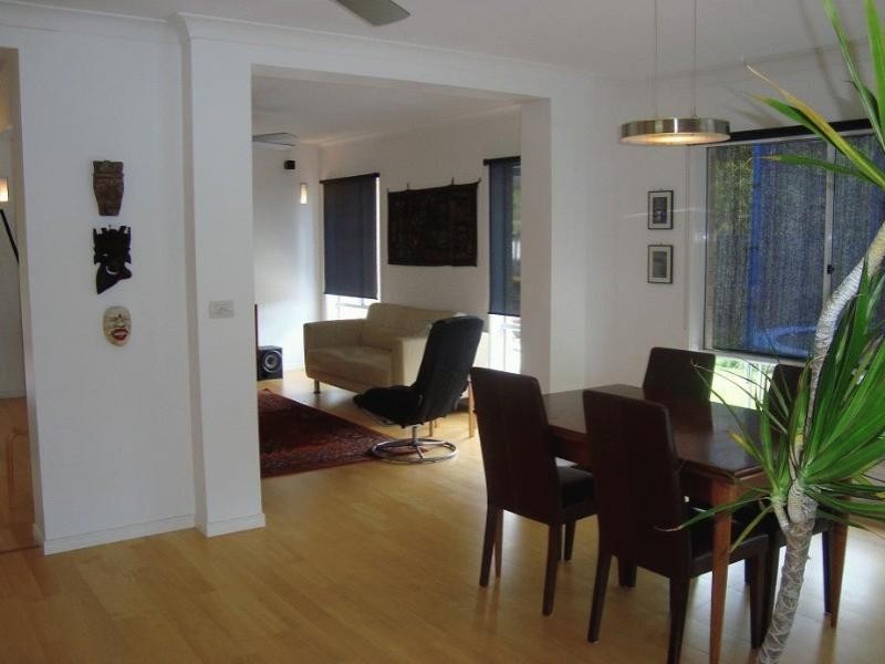 6 Osmond Court, Pacific Pines QLD 4211