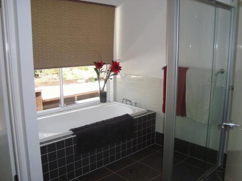 6 Osmond Court, Pacific Pines QLD 4211