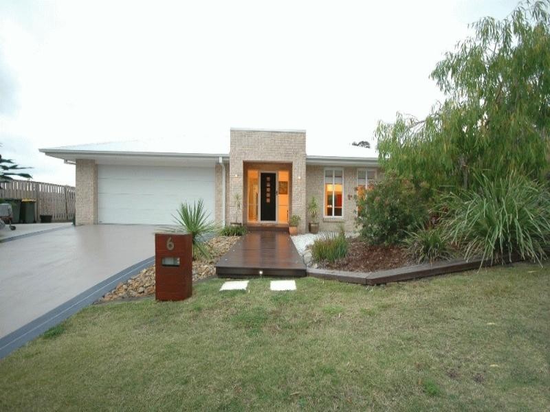 6 Osmond Court, Pacific Pines QLD 4211