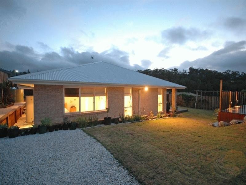 6 Osmond Court, Pacific Pines QLD 4211