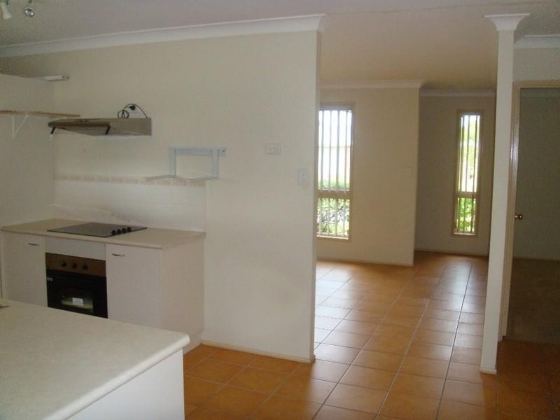 6 Pineneedle Court, Oxenford QLD 4210