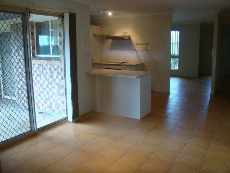 6 Pineneedle Court, Oxenford QLD 4210