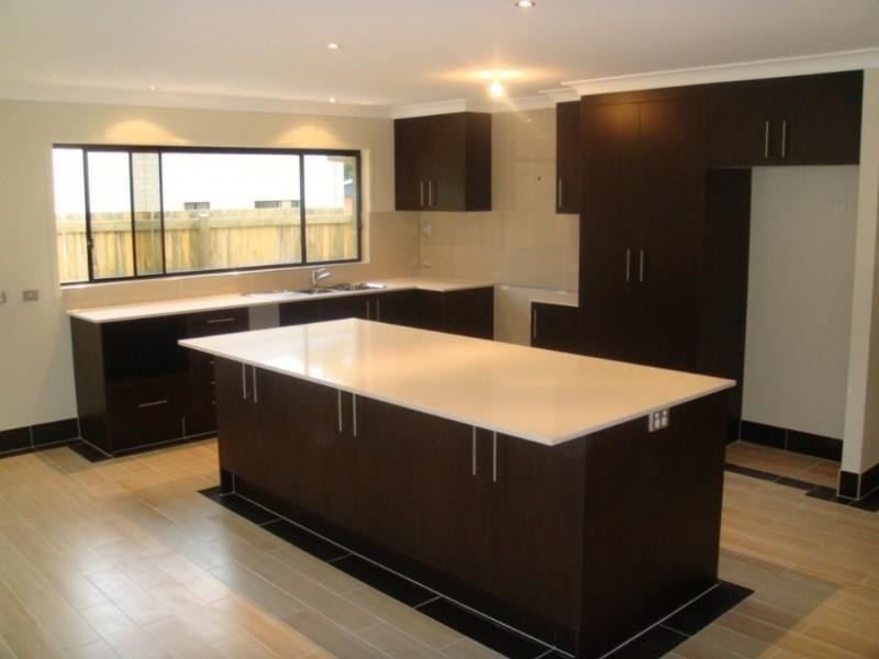 38 Roberts Drive, Pacific Pines QLD 4211
