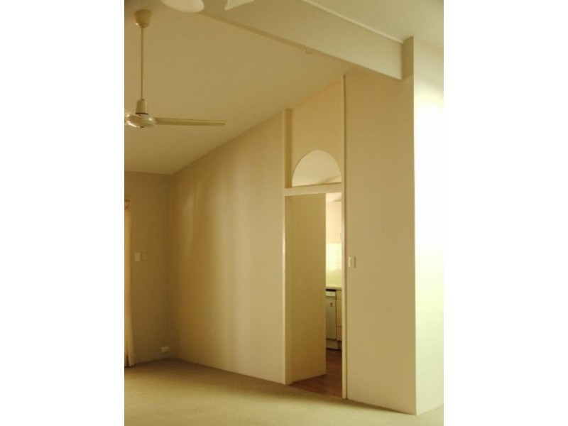 23/9 Freyburg Street, Bundall QLD 4217