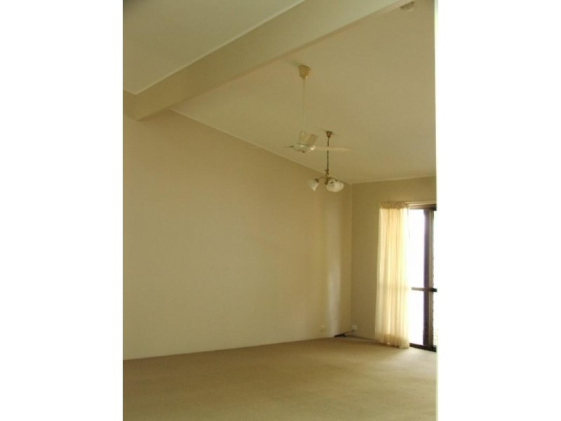 23/9 Freyburg Street, Bundall QLD 4217