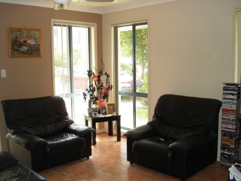 28/2 Studio Drive, Pacific Pines QLD 4211