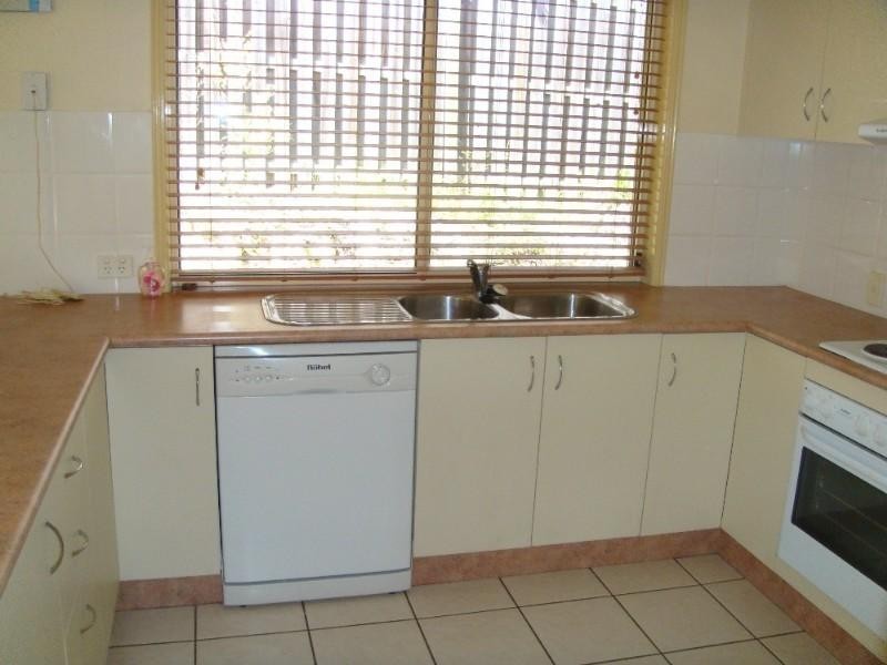 10 Temoe Rise, Pacific Pines QLD 4211