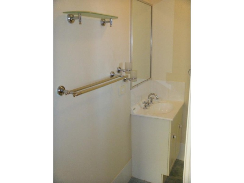 10 Temoe Rise, Pacific Pines QLD 4211