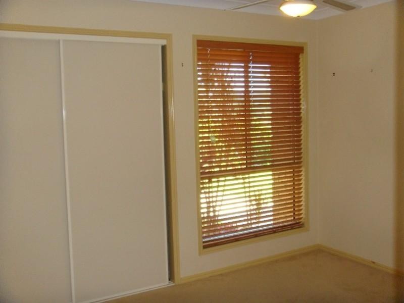 10 Temoe Rise, Pacific Pines QLD 4211