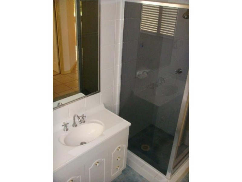 10 Temoe Rise, Pacific Pines QLD 4211