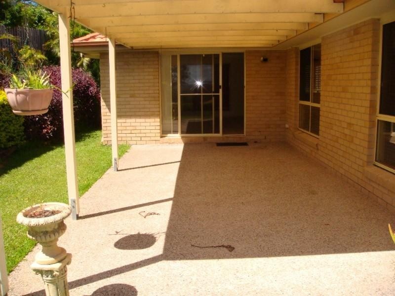 10 Temoe Rise, Pacific Pines QLD 4211