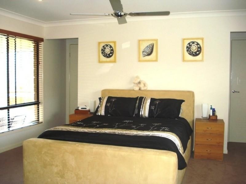53 Harmsworth Road, Pacific Pines QLD 4211