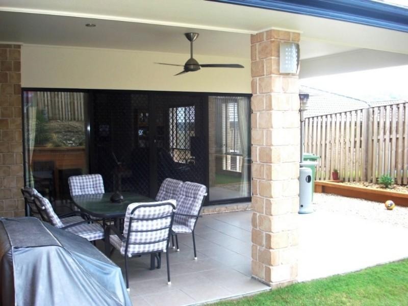 53 Harmsworth Road, Pacific Pines QLD 4211