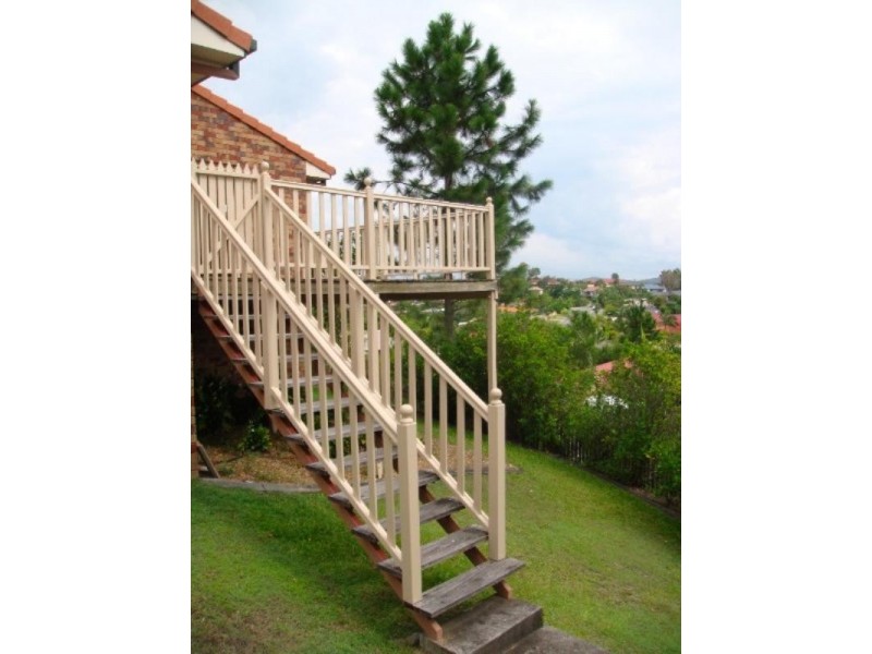 8 Crestridge Crescent, Oxenford QLD 4210