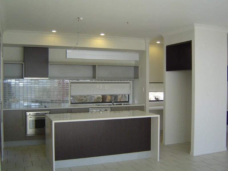 35 Mellum Circuit, Pacific Pines QLD 4211